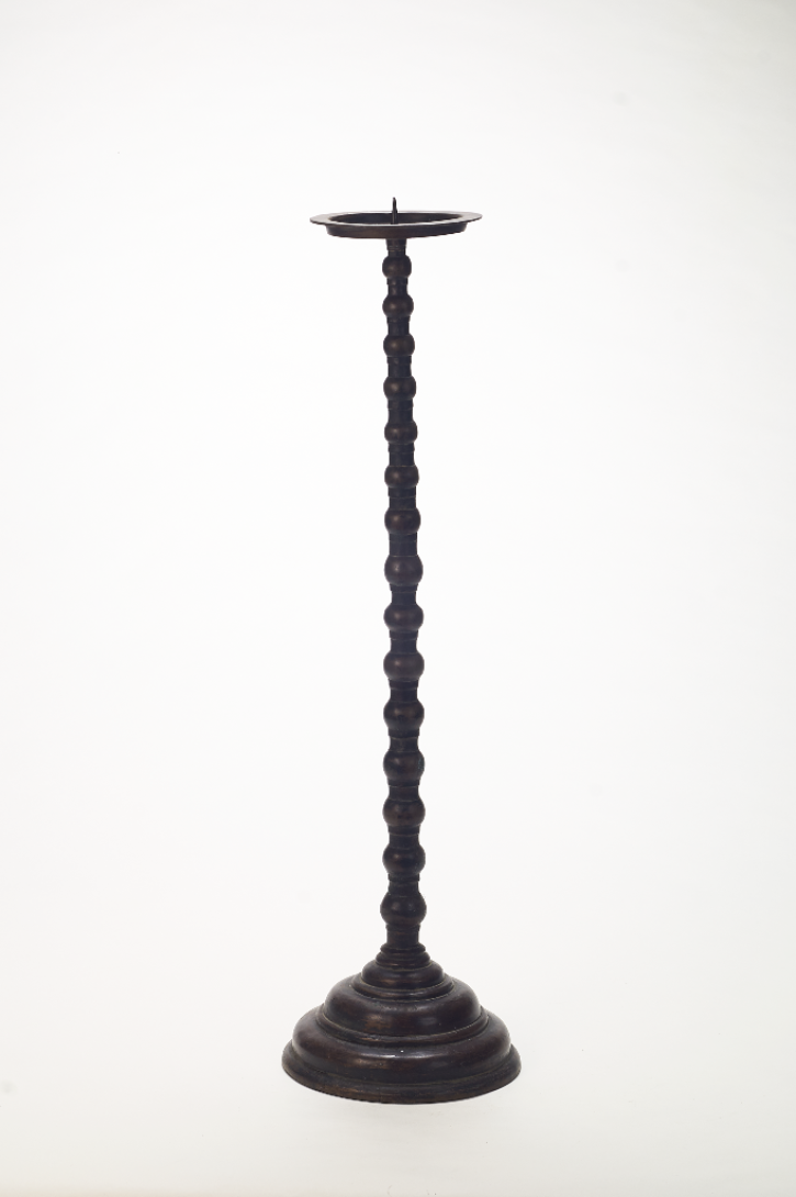 16 페이지 의식용촛대1.png